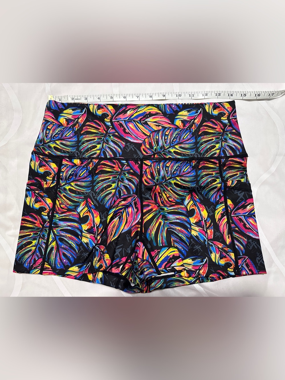 Constantly Varied Gear Black Multicolor Tropical Leaf Bike 2.5” Shorts